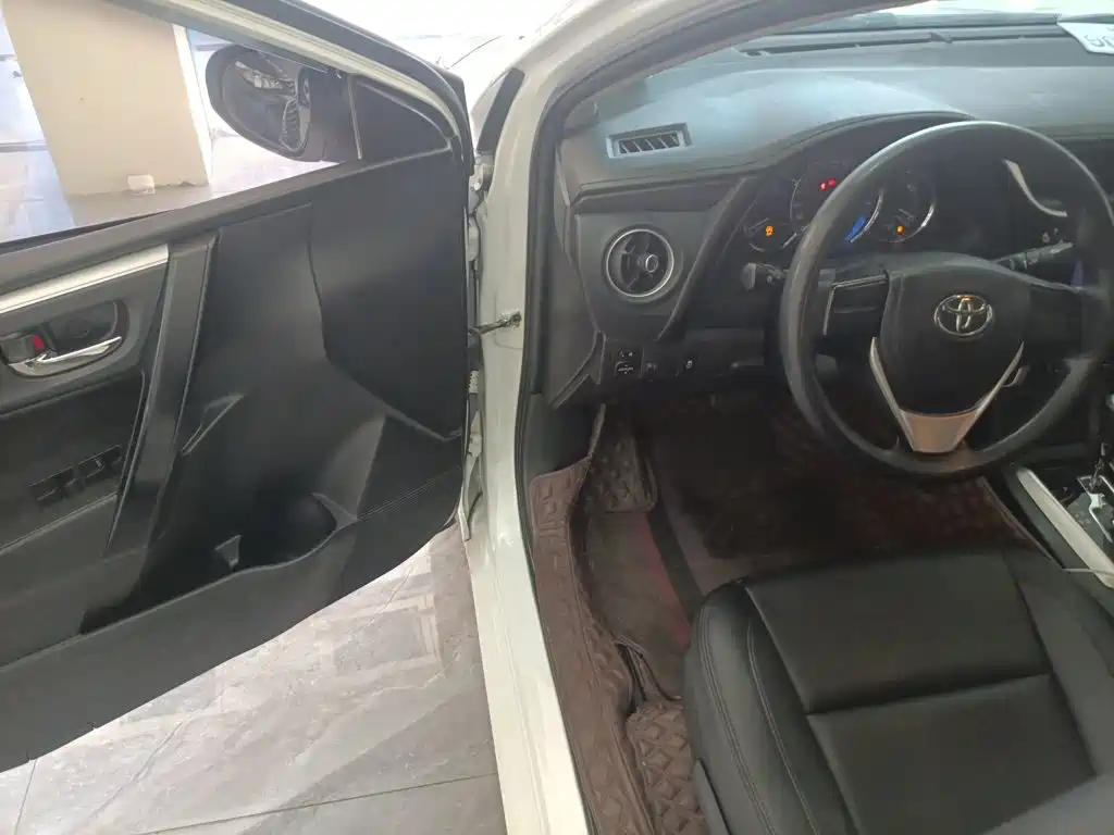 Toyota Corolla 2017 — фото 13