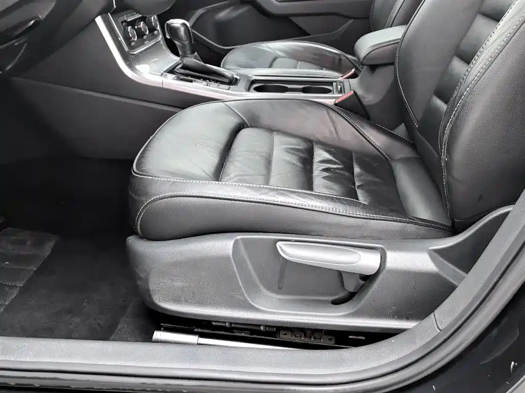 Volkswagen Passat 2017 — фото 20