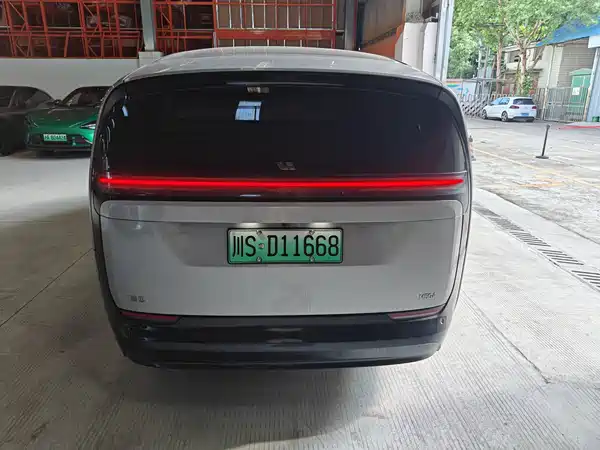 Li Auto MEGA 2024