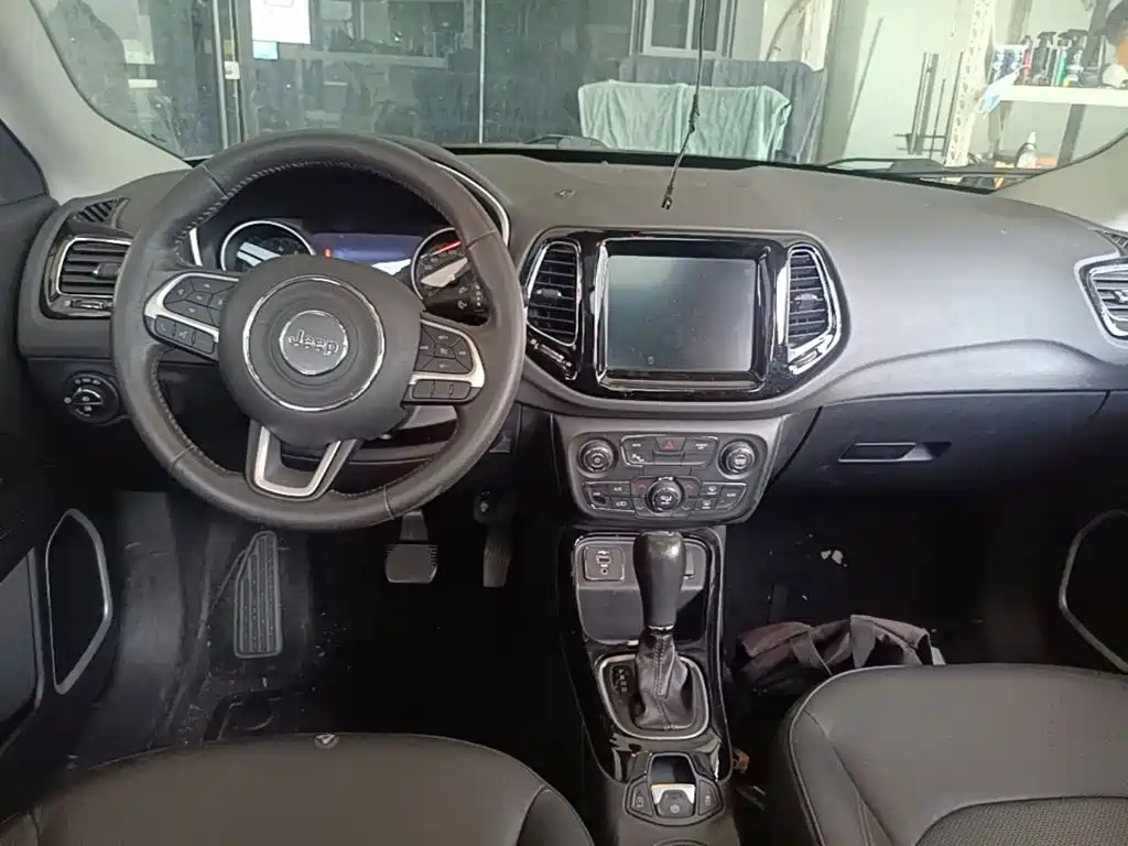 Jeep Compass 2020 — фото 10