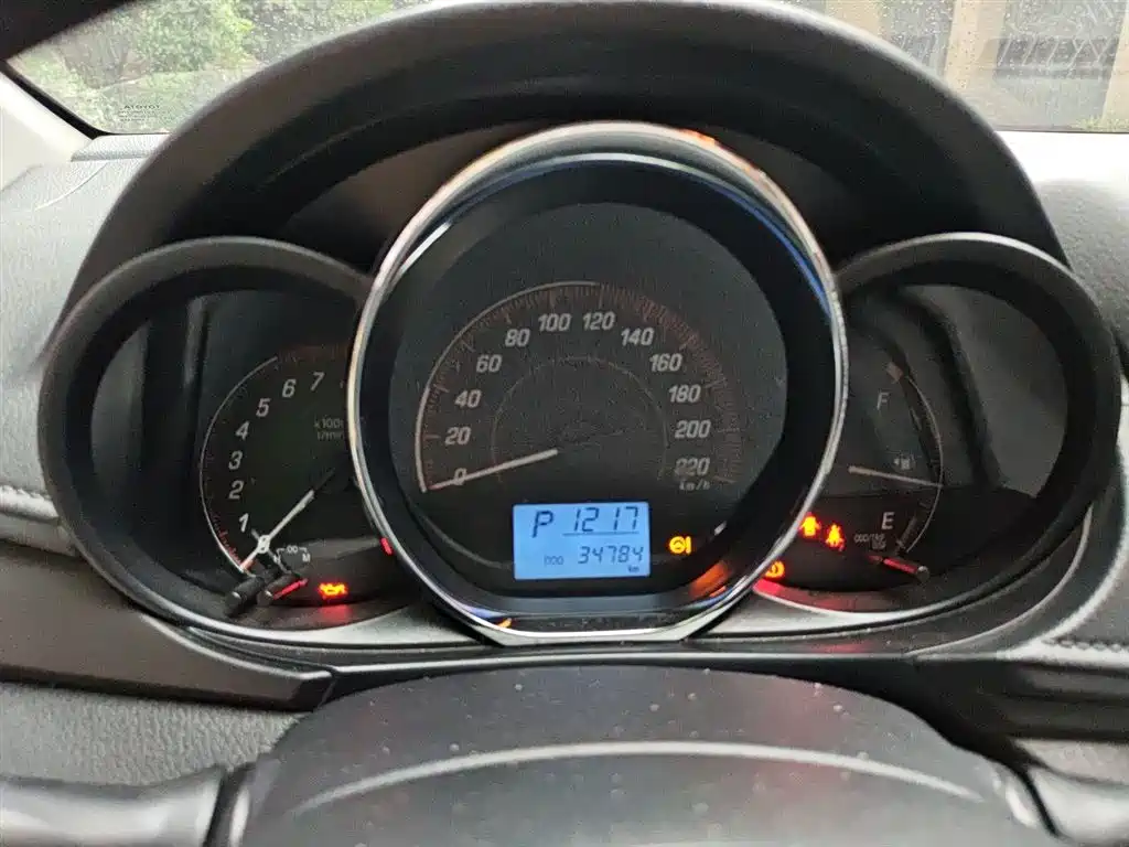 Toyota Yaris L 2021 — фото 7