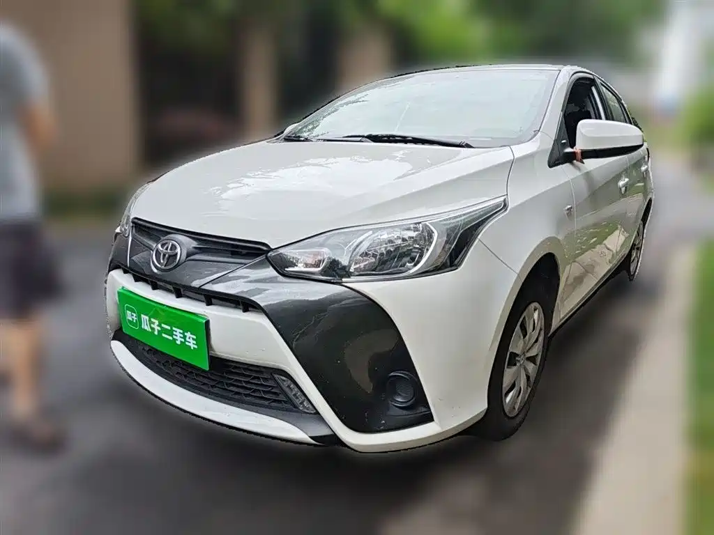 Toyota Yaris L 2021 — фото 1
