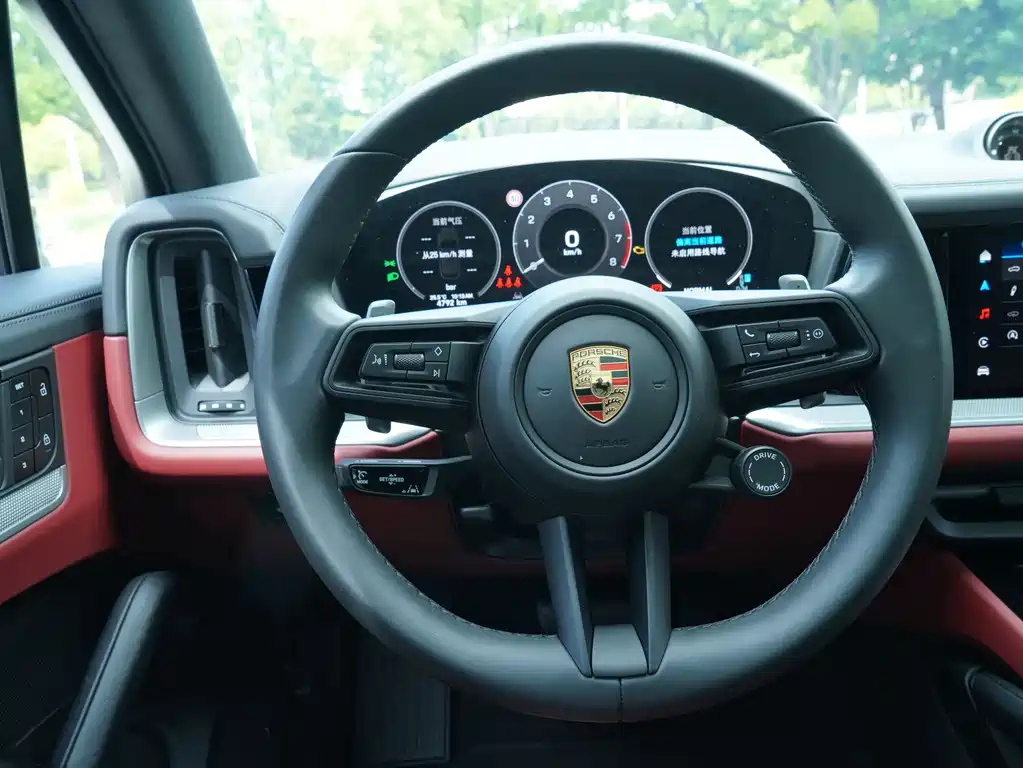 Porsche Cayenne 2025 — фото 13