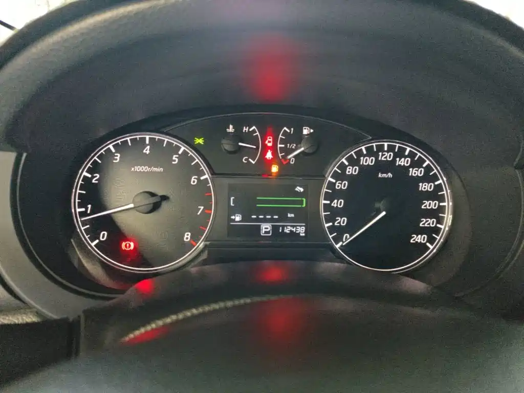 Nissan Tiida 2017 — фото 12
