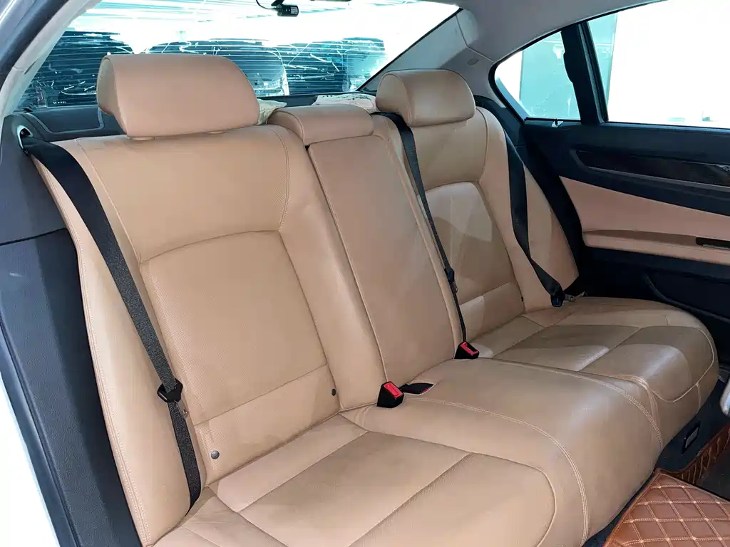 BMW 7 Series 2014 — фото 16