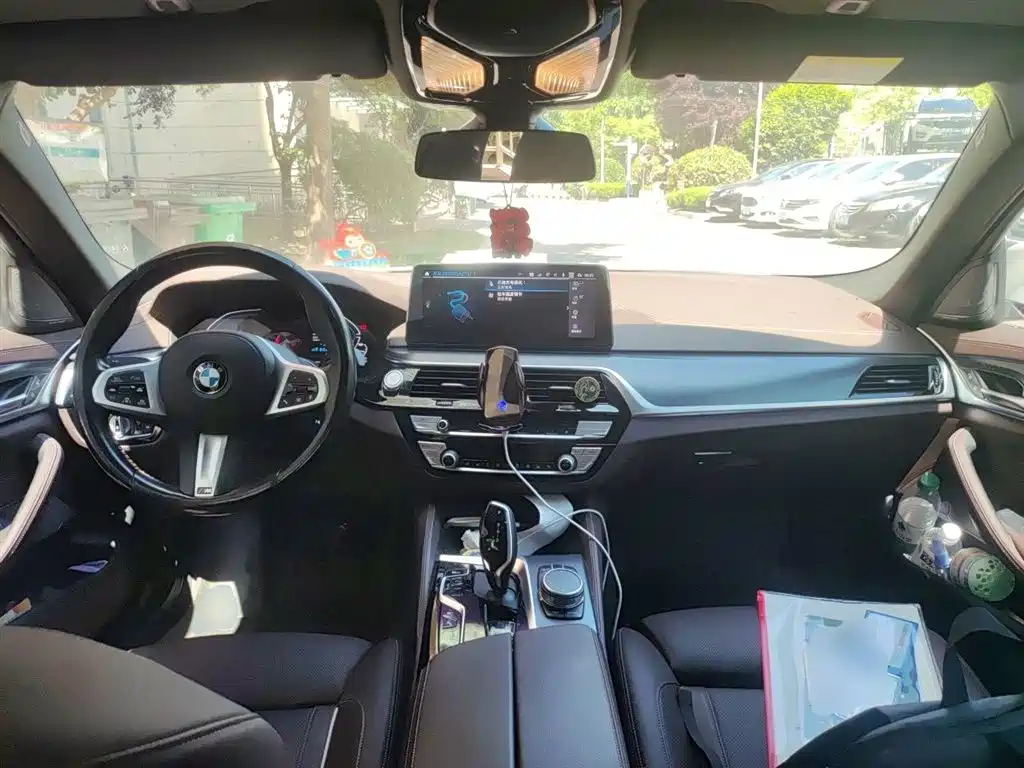 BMW 5 Series New Energy 2021 — фото 10