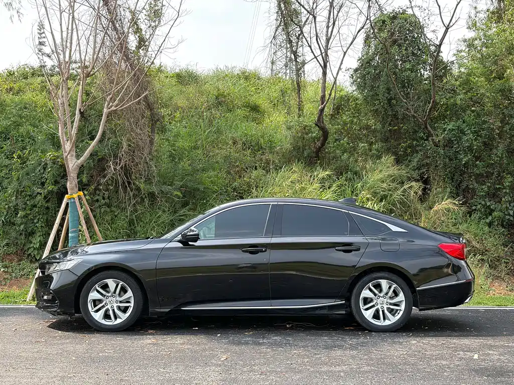 Honda Accord 2021 — фото 11