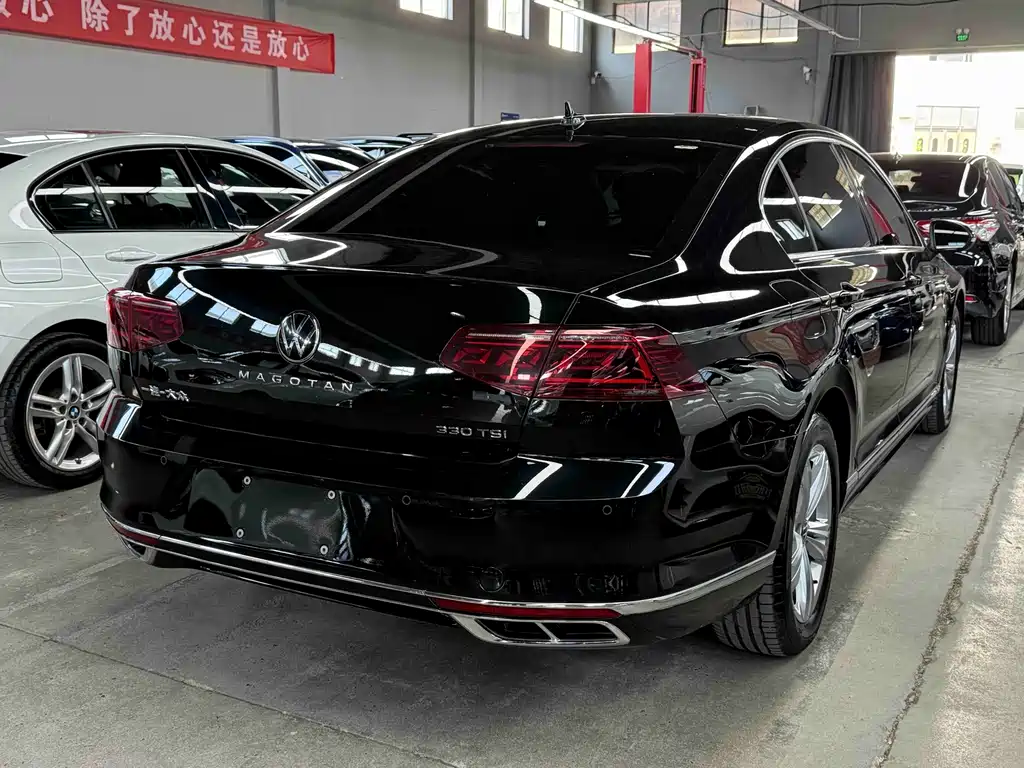 Volkswagen Magotan 2025