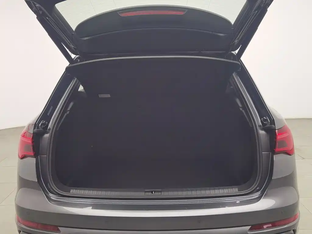 Audi Q3 2020 — фото 16