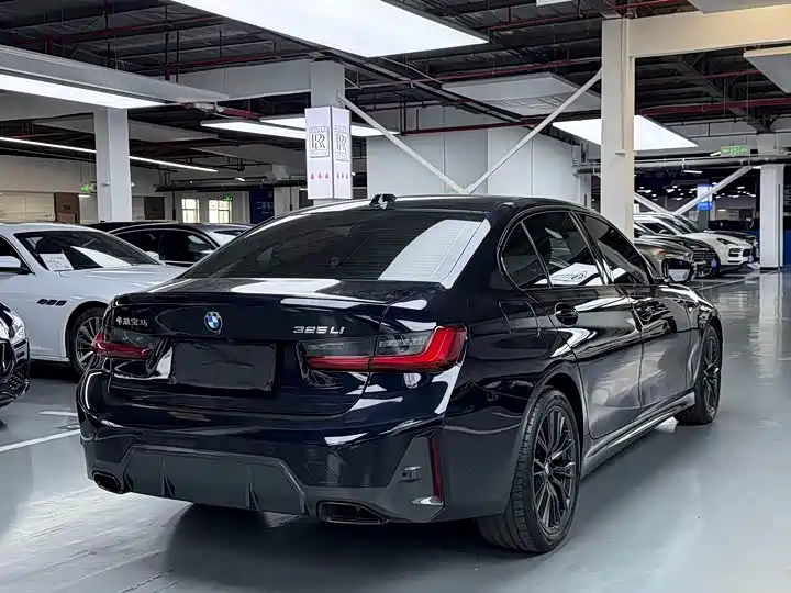 BMW 3 Series 2023 — фото 17