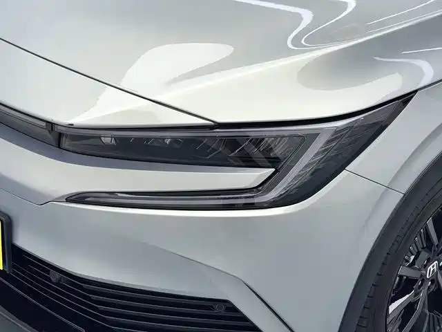 Honda e:NP2 2024 — фото 19
