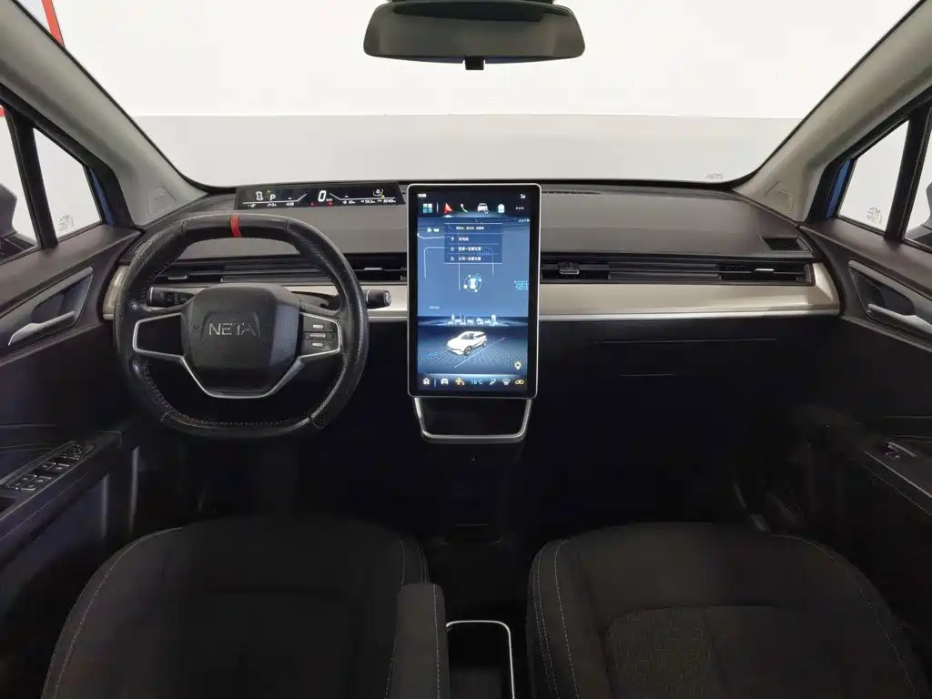 Neta V 2022