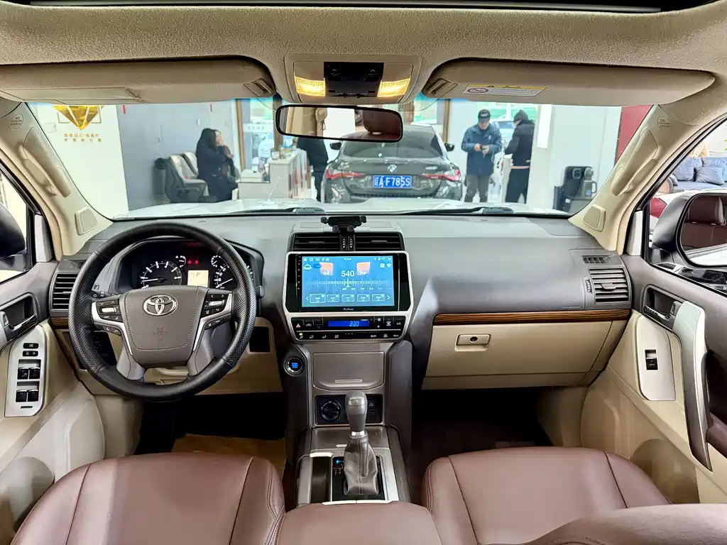 Toyota Prado 2018 — фото 12