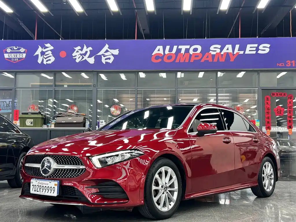 Mercedes-Benz A-Class 2019 — фото 1