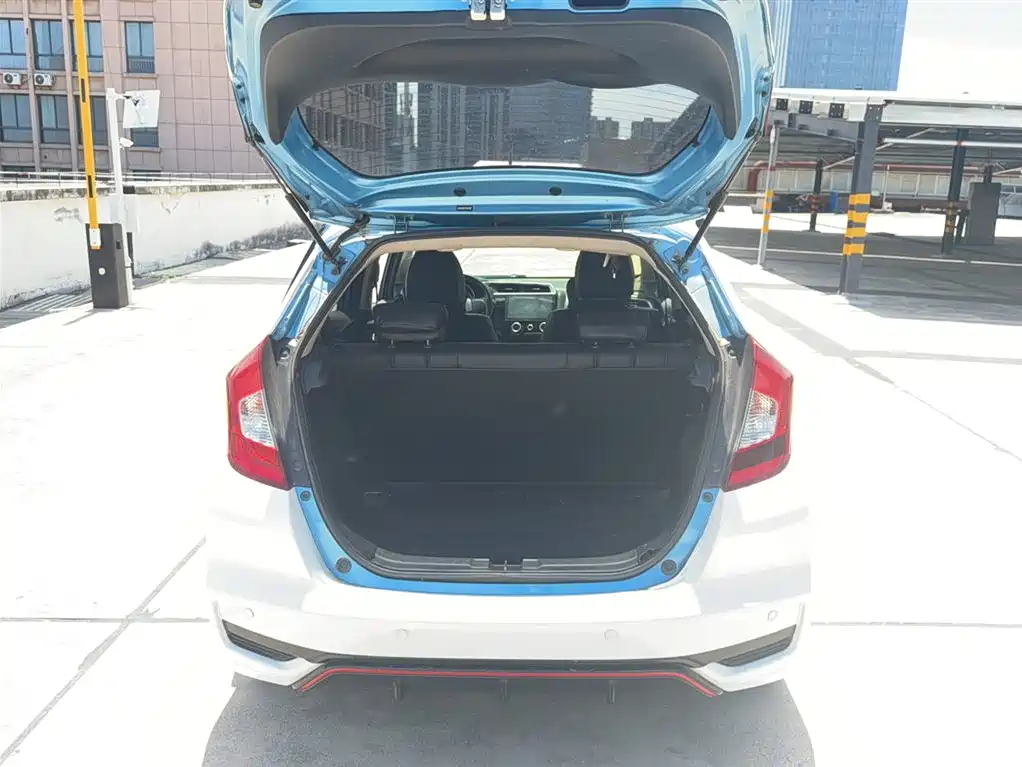 Honda Fit 2018 — фото 16