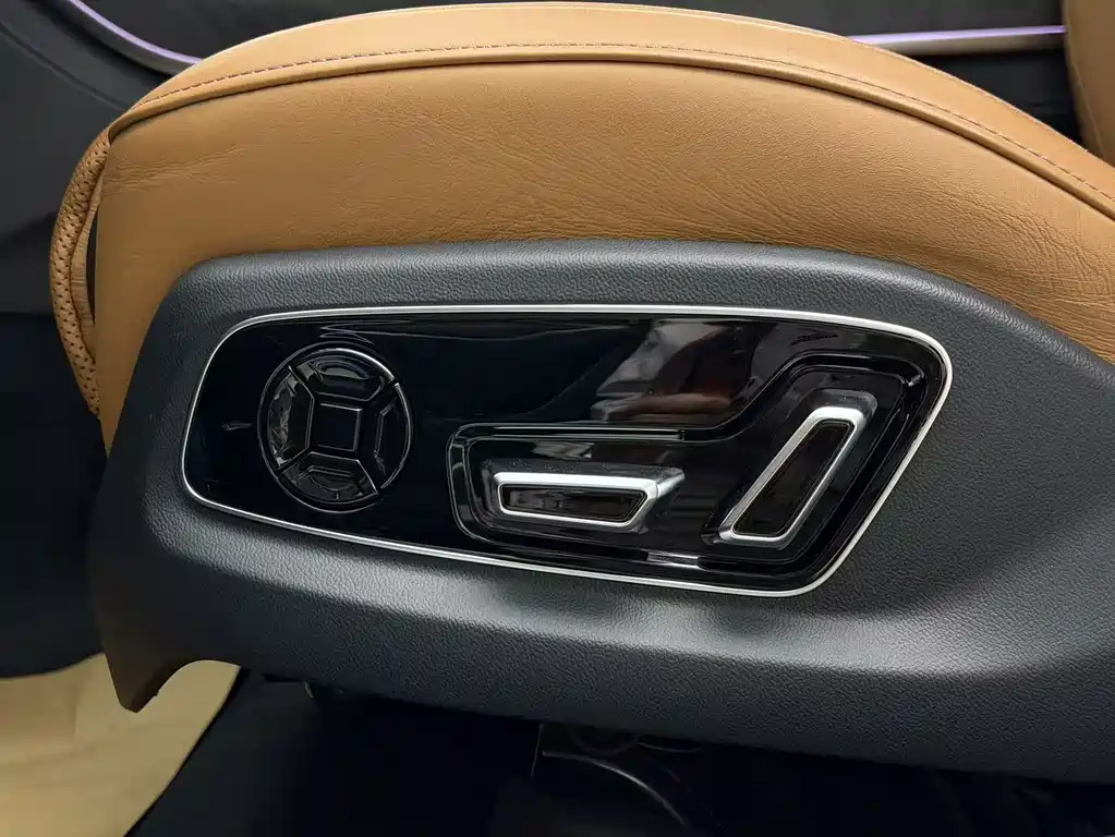Audi A8 2023 — фото 26