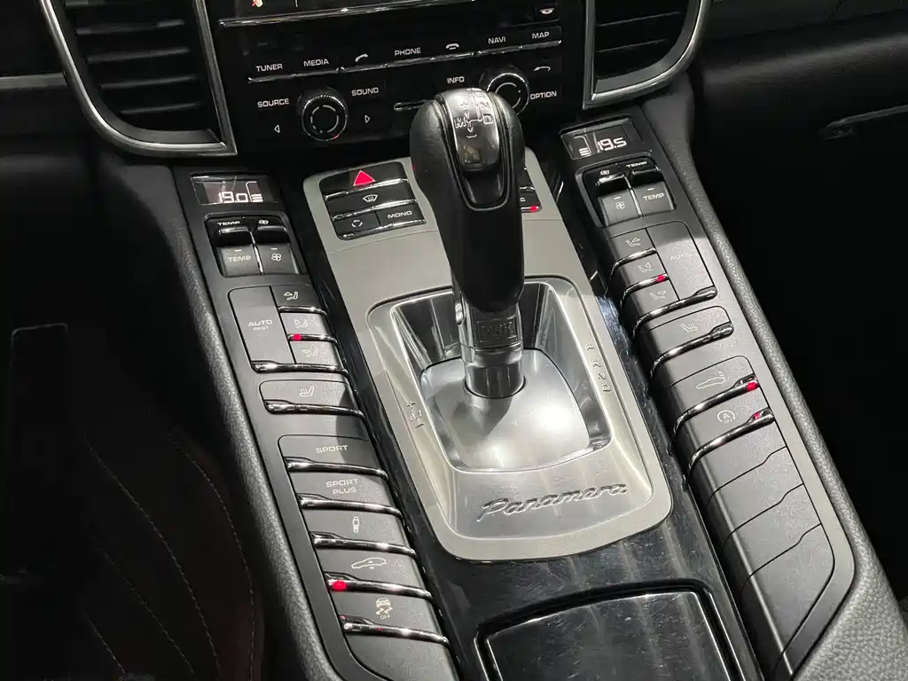 Porsche Panamera 2014 — фото 19