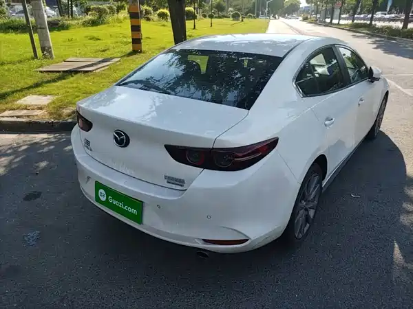 Mazda 3 Axela 2024