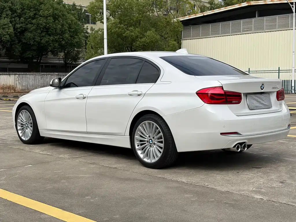 BMW 3 Series 2018 — фото 6