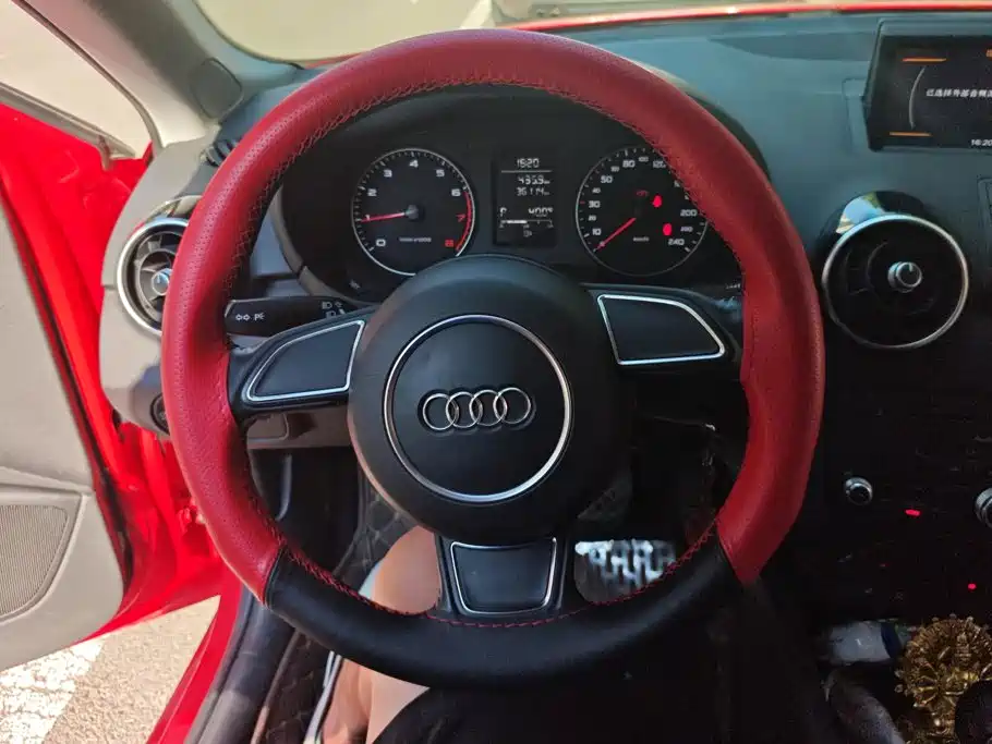 Audi A1 2015 — фото 15