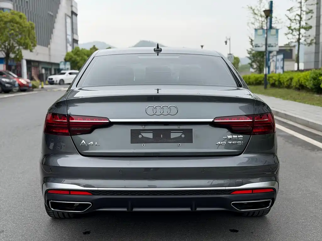 Audi A4L 2022 — фото 14