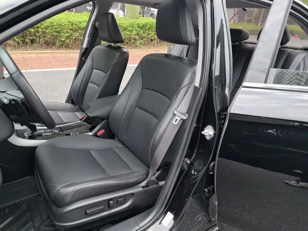 Honda Accord 2016 — фото 13