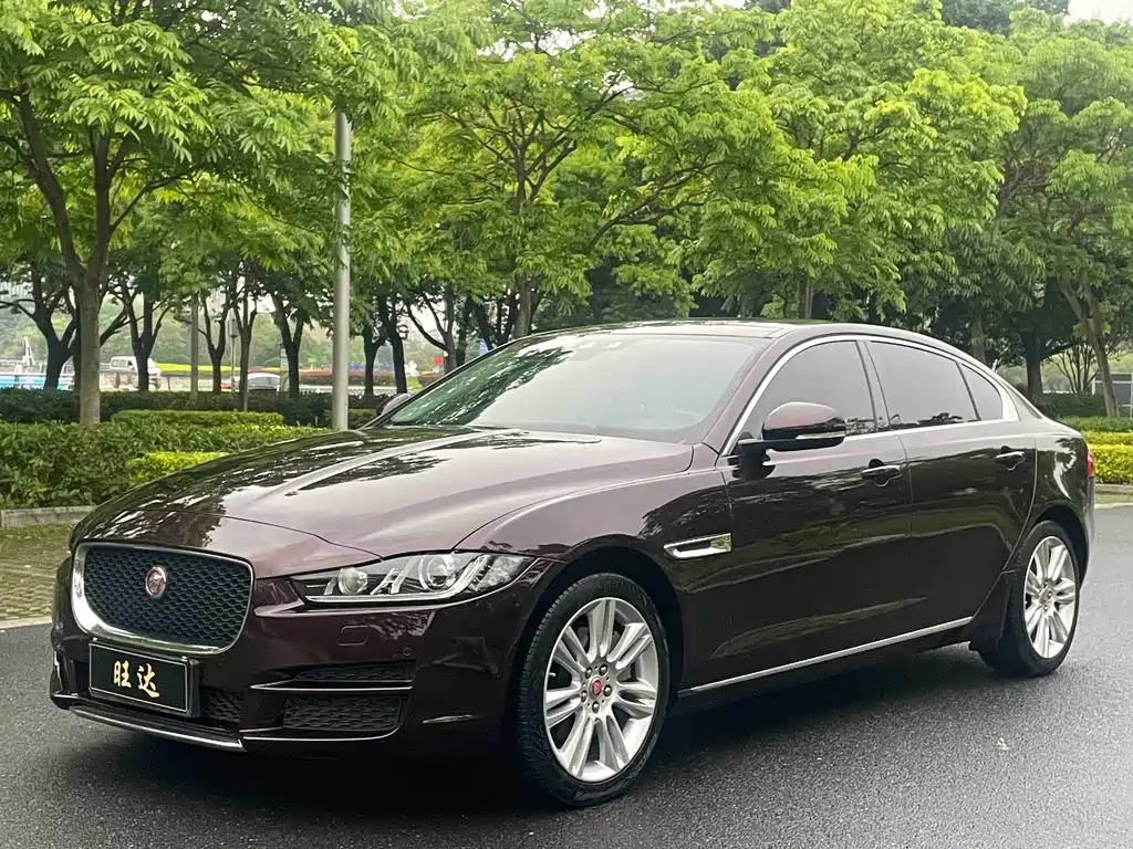 Jaguar XEL 2019 — фото 1