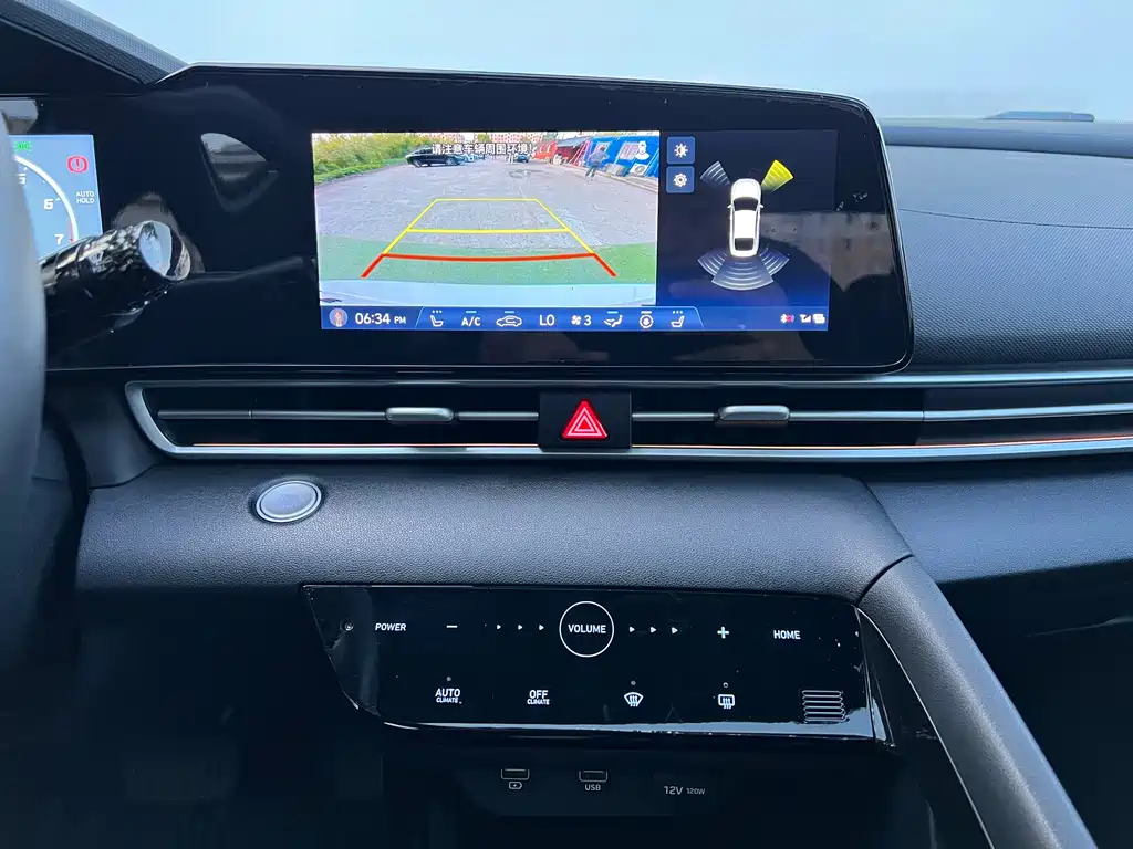 Hyundai Elantra 2022 — фото 11