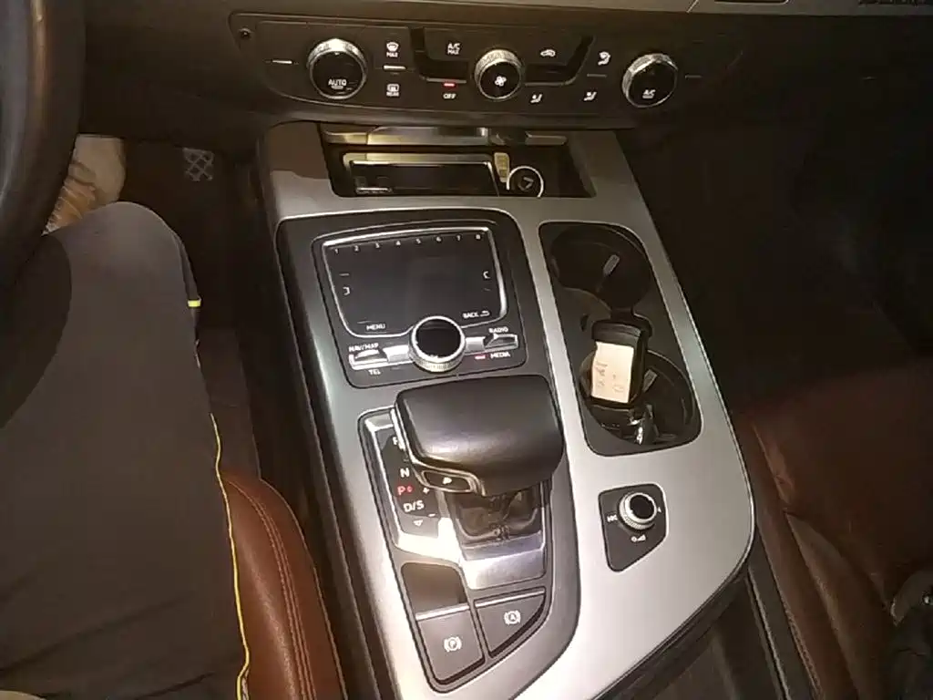 Audi Q7 2017 — фото 14