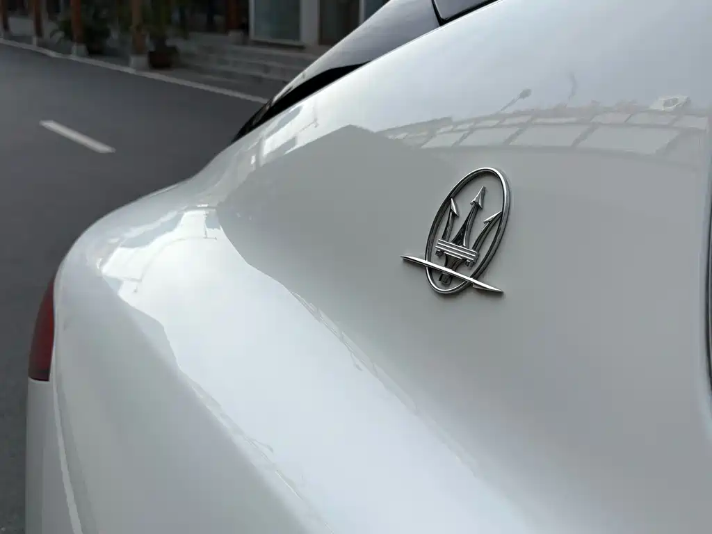 Maserati Levante 2020 — фото 13
