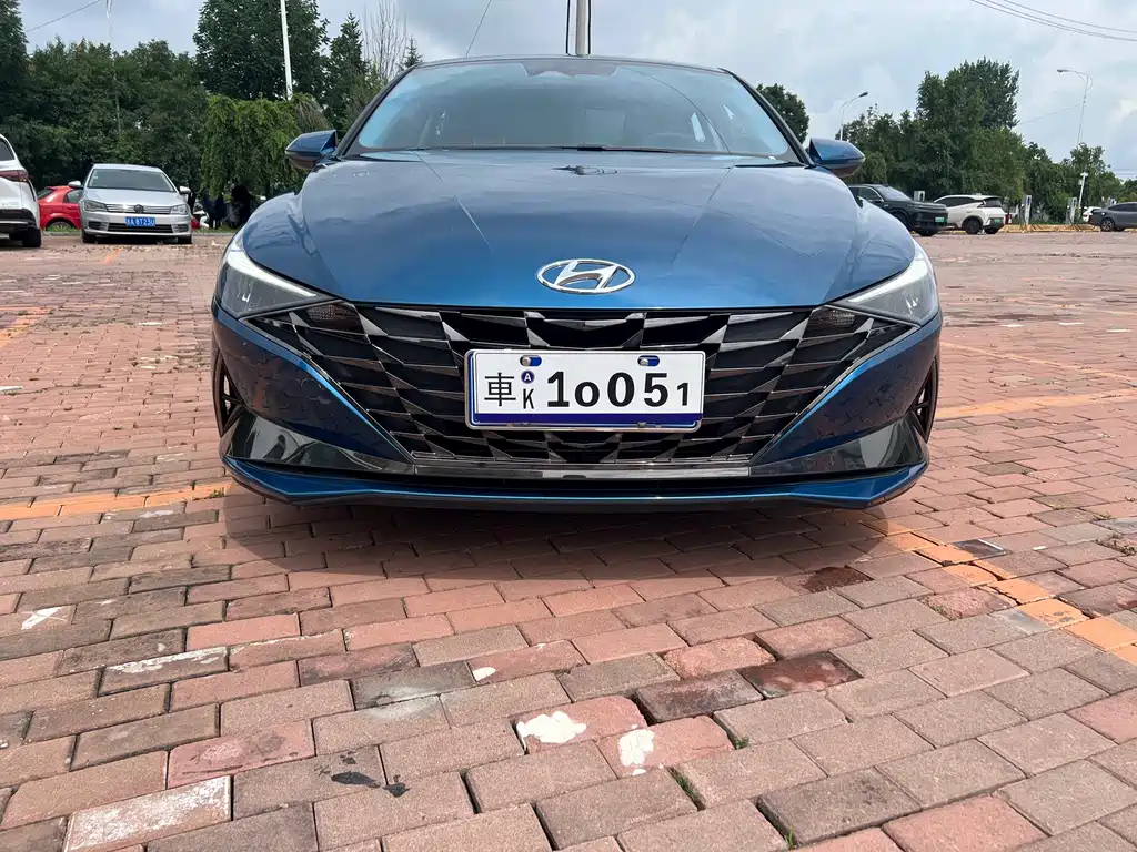 Hyundai Elantra 2022