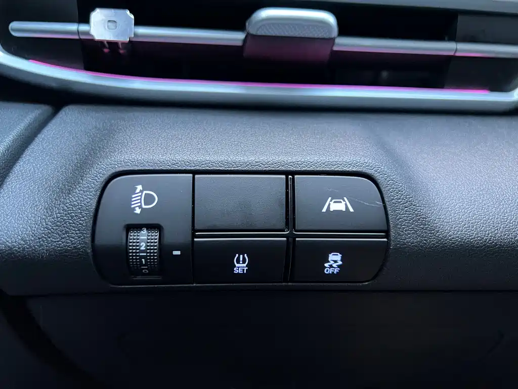 Hyundai Elantra 2022 — фото 13