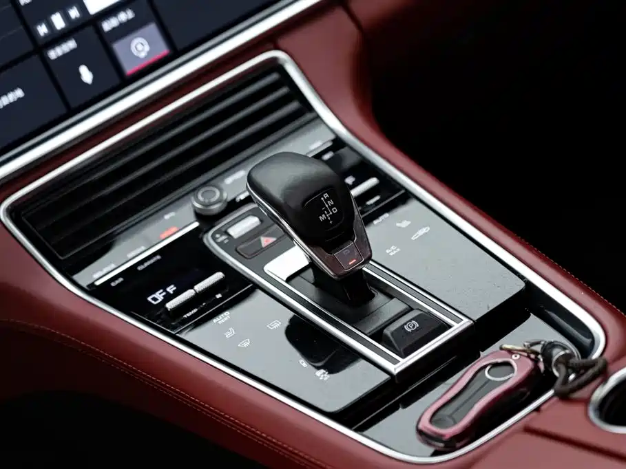 Porsche Panamera 2021 — фото 15