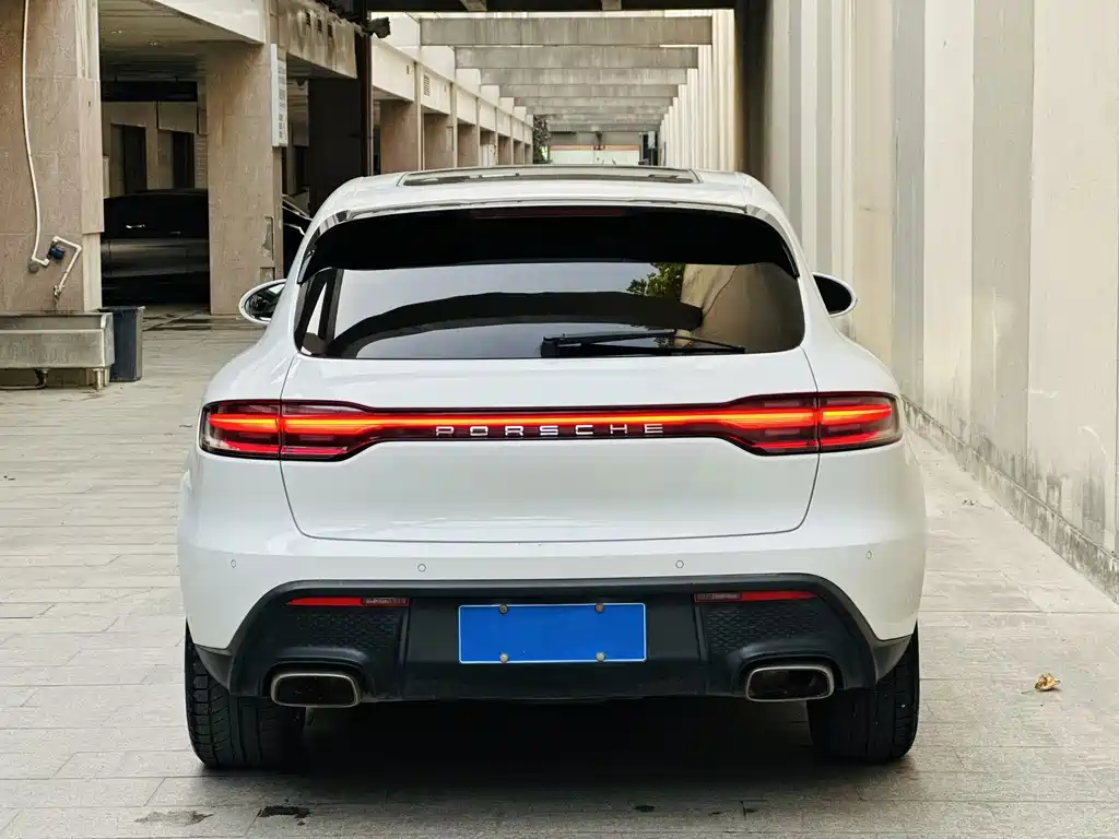 Porsche Macan 2023 — фото 8