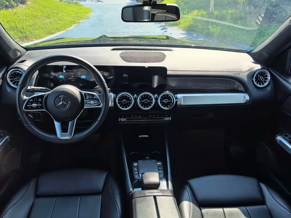 Mercedes-Benz GLB 2021