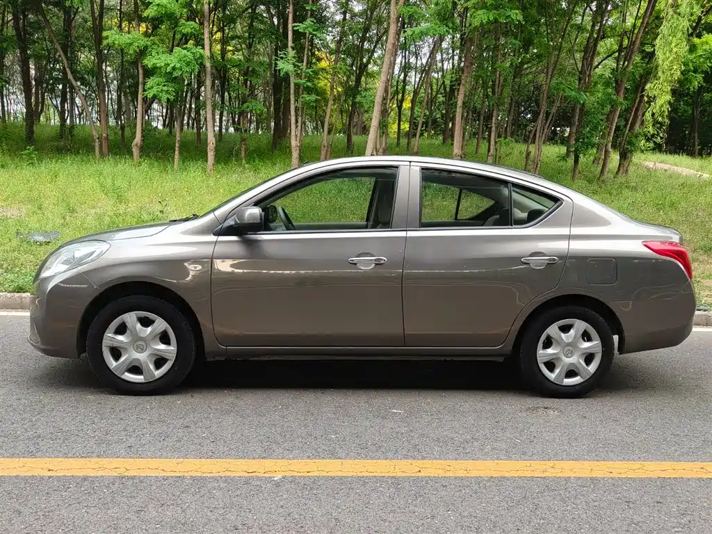 Nissan Sunny 2013 — фото 3