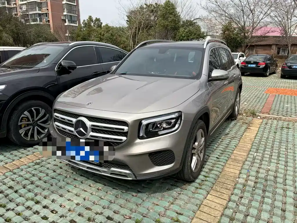 Mercedes-Benz GLB 2023 — фото 1