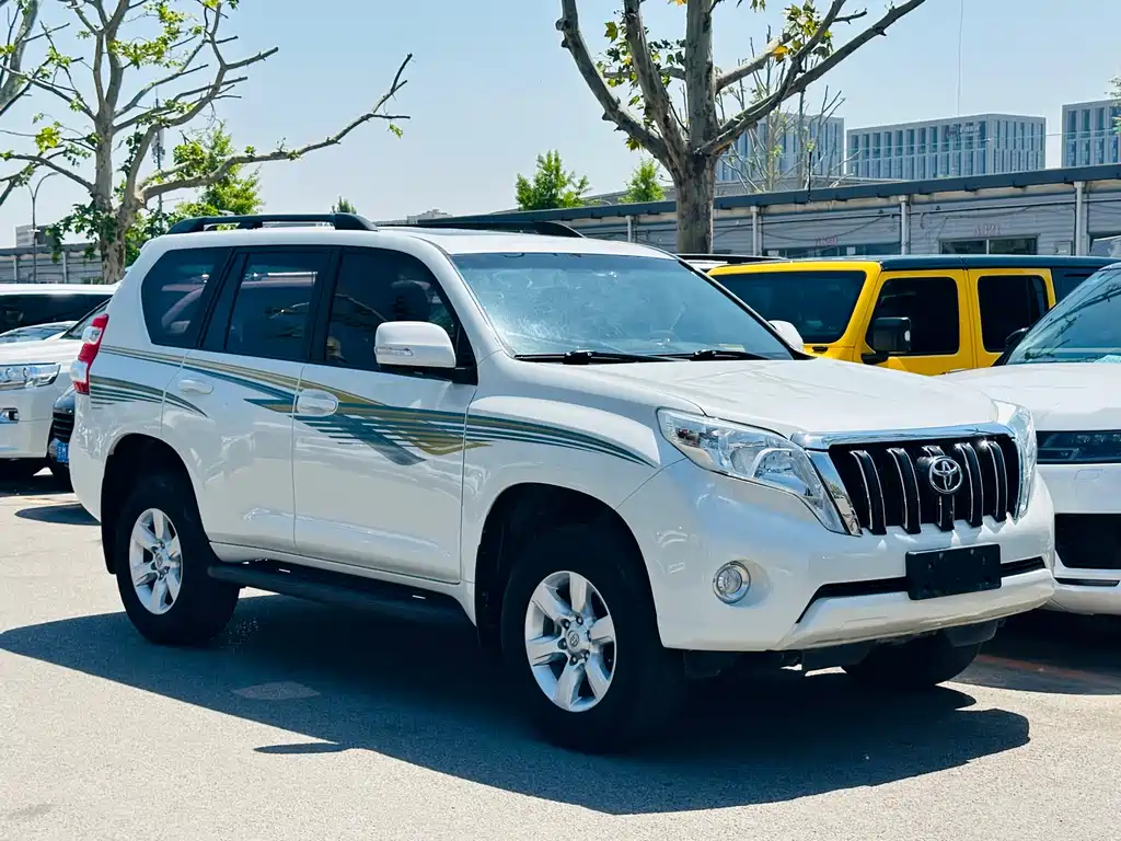 Toyota Prado 2017 — фото 3