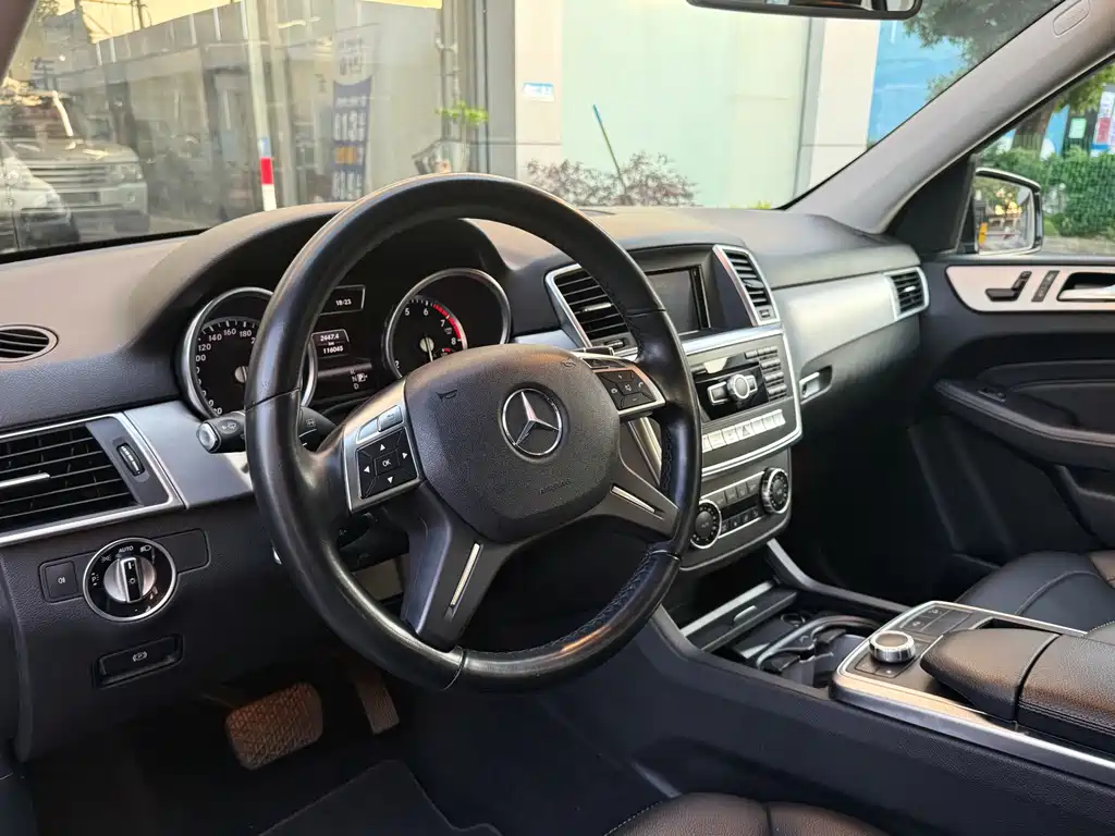 Mercedes-Benz M-Class 2013 — фото 3