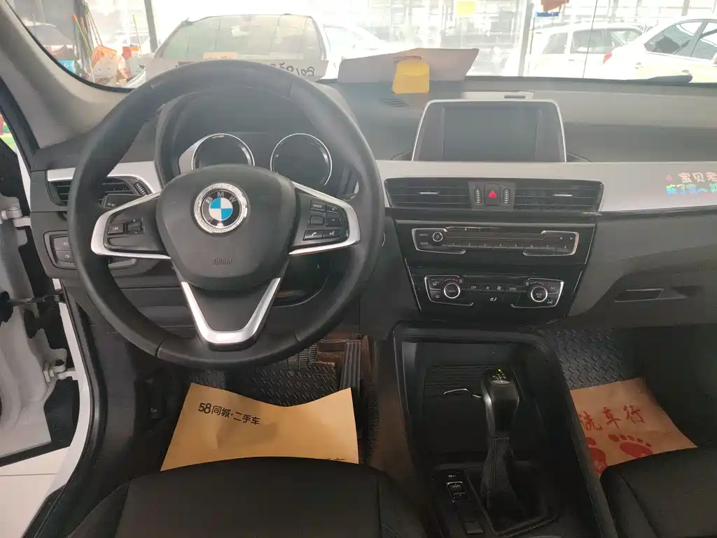 BMW X1 2018 — фото 12