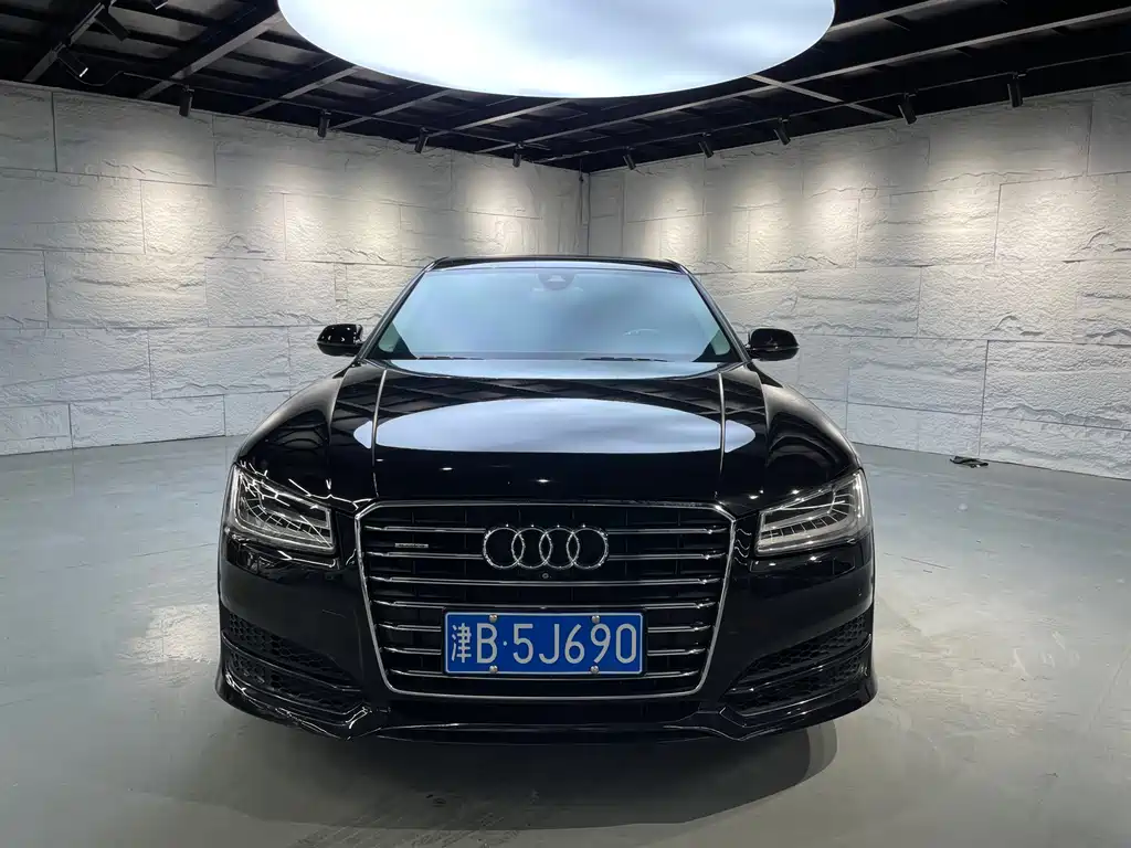 Audi A8 2018 — фото 2