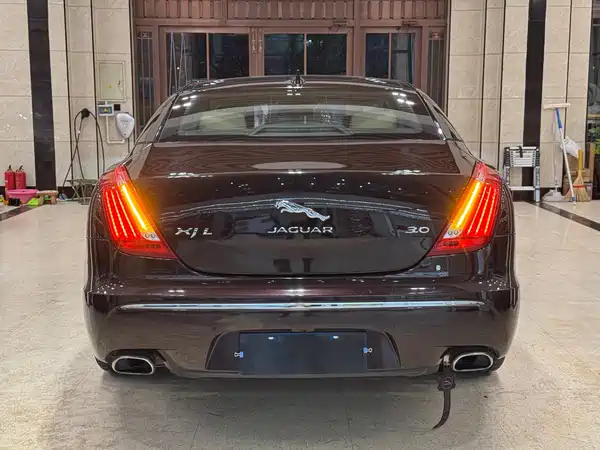 Jaguar XJ 2013