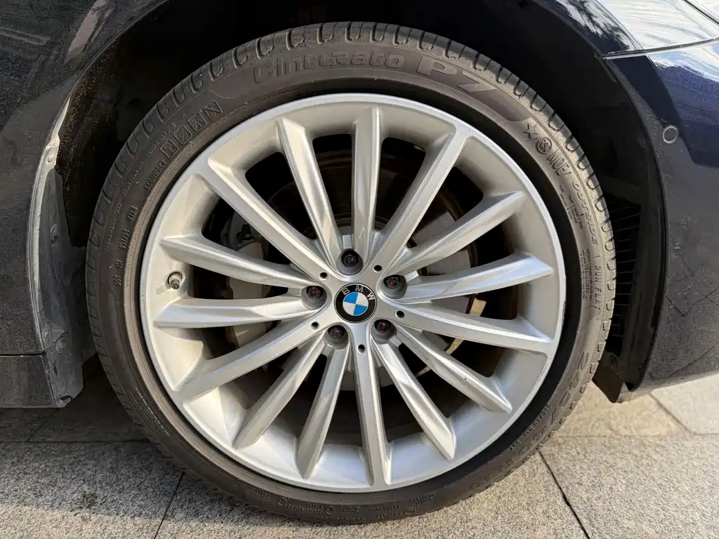 BMW 5 Series 2022 — фото 17