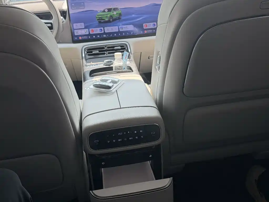 Geely Galaxy M9 2025 — фото 10