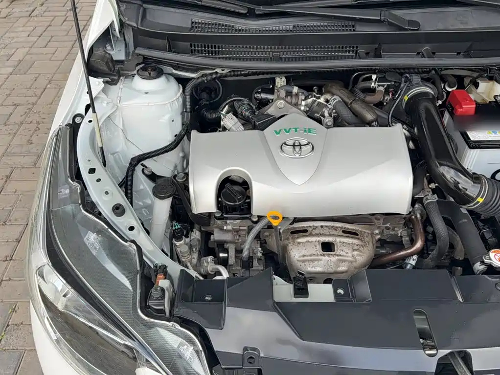 Toyota Yaris L 2019 — фото 12