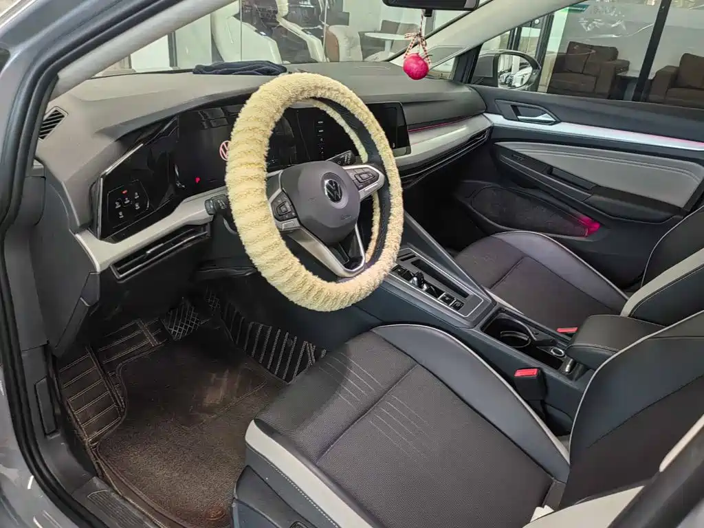 Volkswagen Golf 2023