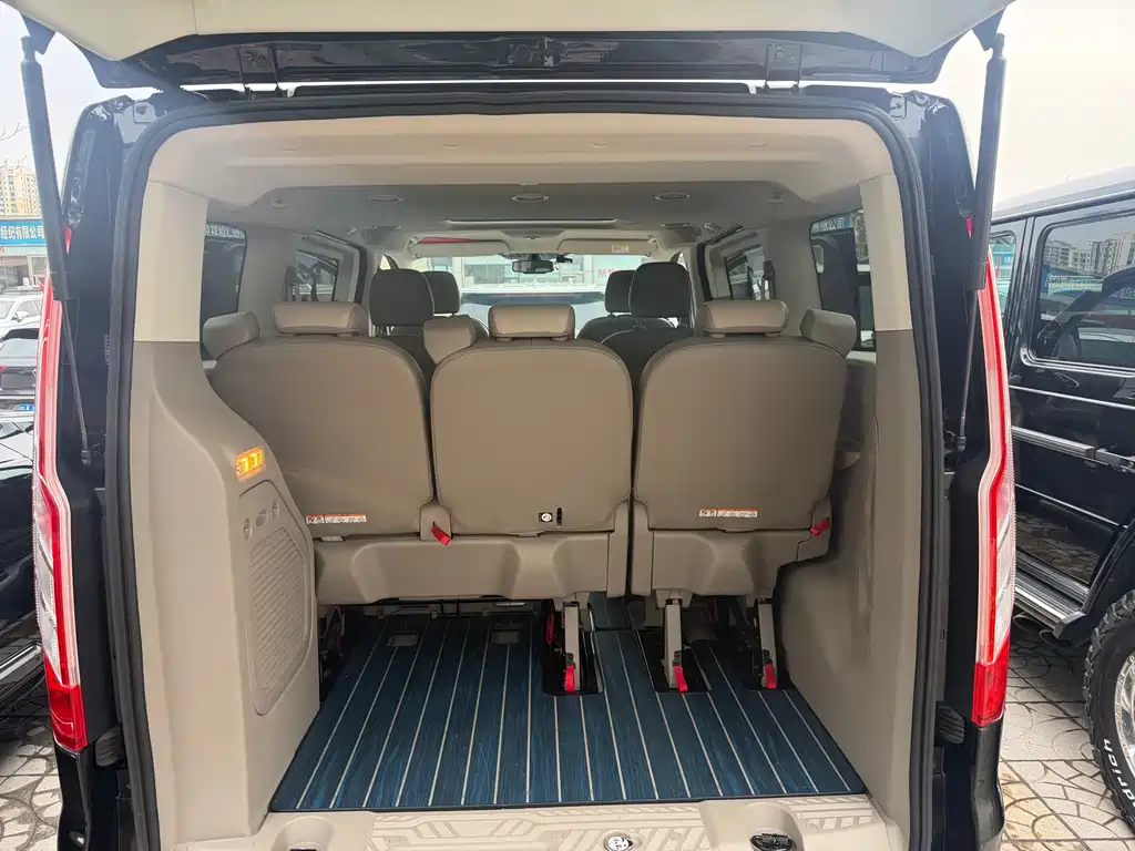Ford Tourneo 2018 — фото 11