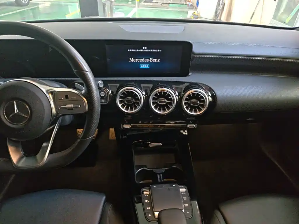 Mercedes-Benz A-Class 2022 — фото 13