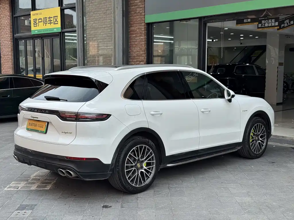 Porsche Cayenne New Energy 2019 — фото 7
