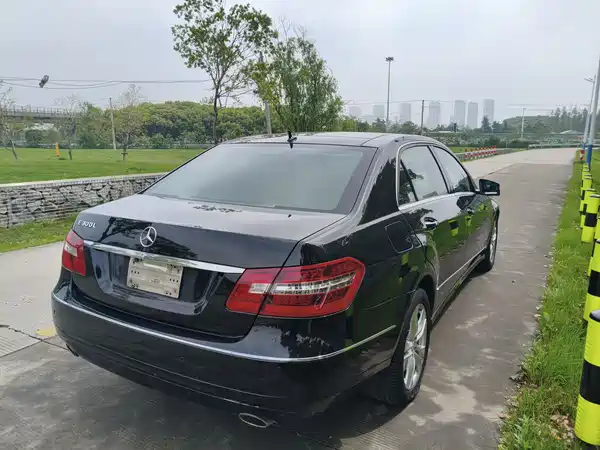 Mercedes-Benz E-Class 2011